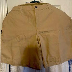 NEW - Men’s Columbia Khaki Shorts